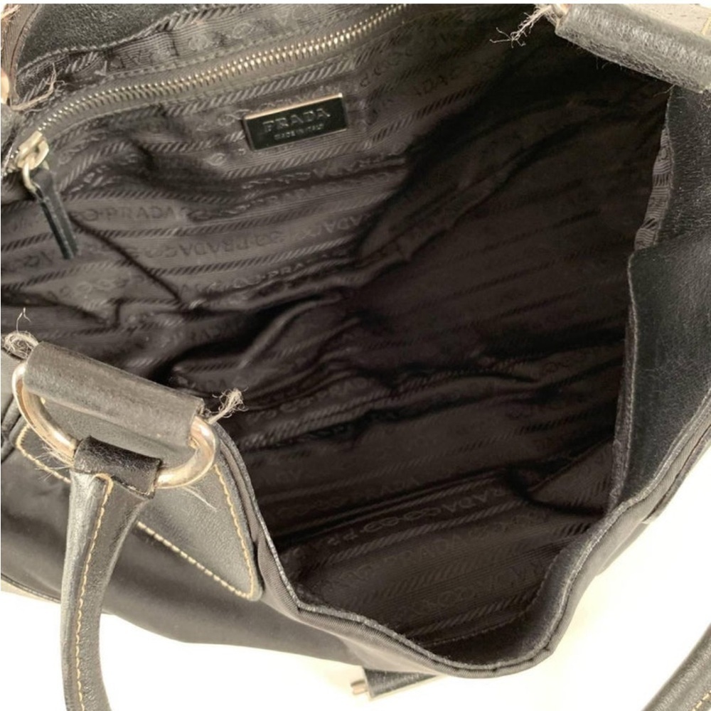 Elegant Black Shoulder Bag with paper prada bag and authentification card - Picture 9 of 11